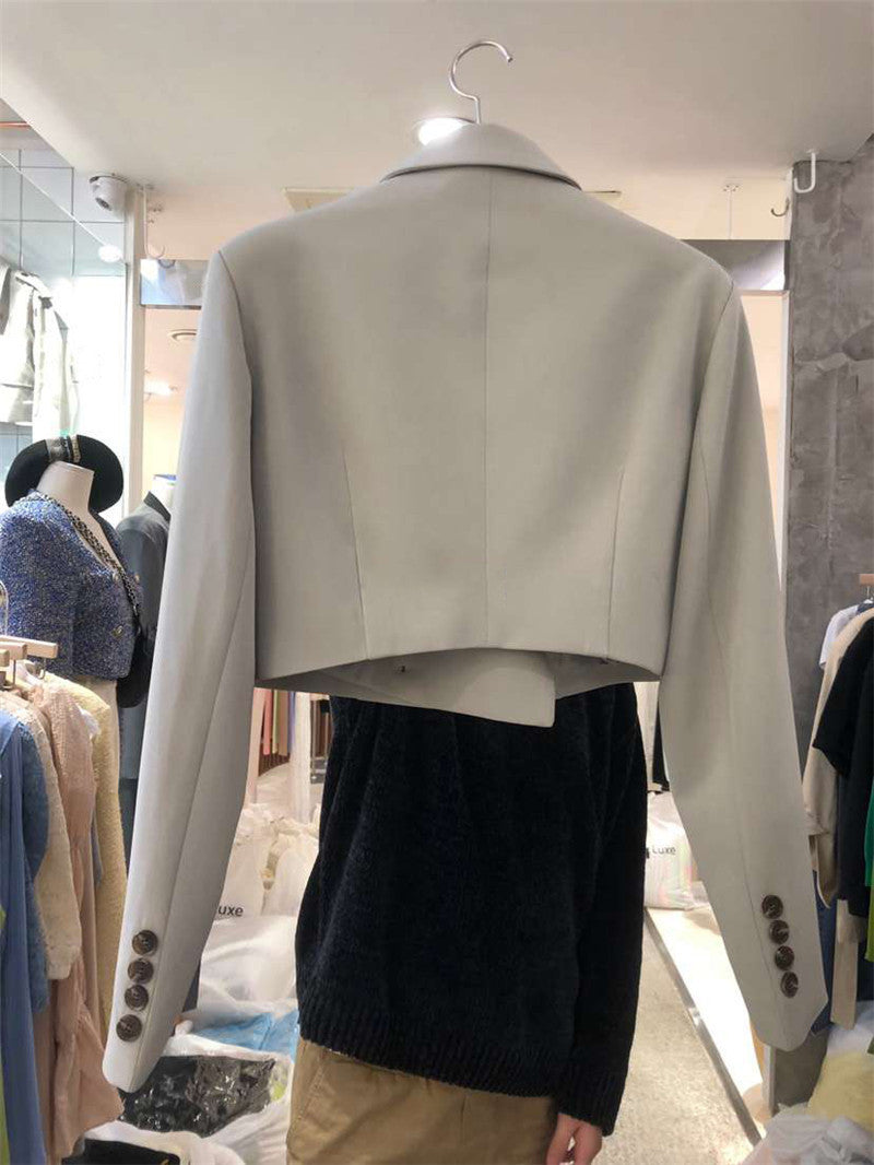 Women's Short Blazer with Lapels and Double-Breasted Closure