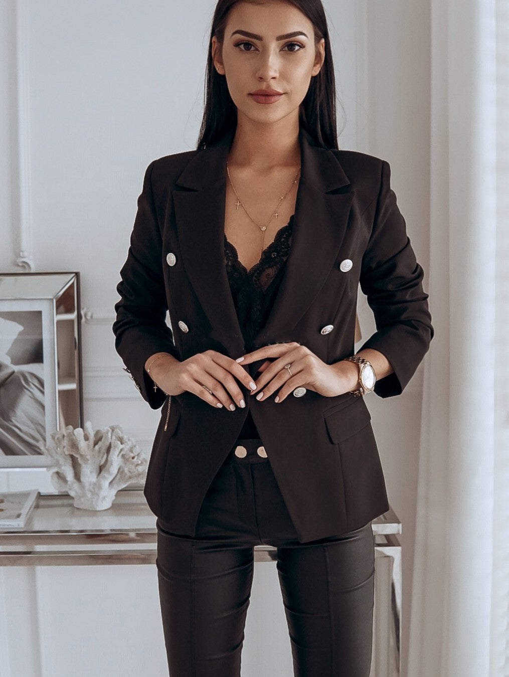 High-Quality Blazer with Metal Buckle and Double-Breasted Closure